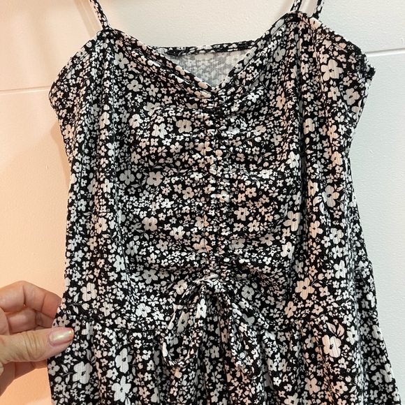 Size Small very comfortable worn once only - Picture 2 of 3